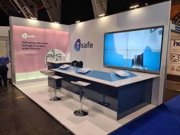 Custom exhibition booth concept in the 250 to 350 EUR m2 level